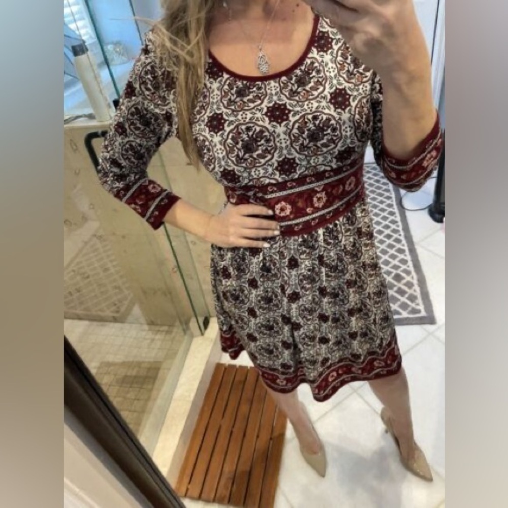 Max Studio Three Quarter Sleeve Printed Midi Dress Burgundy and White size XS - Picture 8 of 10
